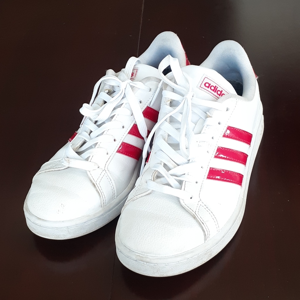 Women's White Adidas Sneakers Size 7.5 Medium